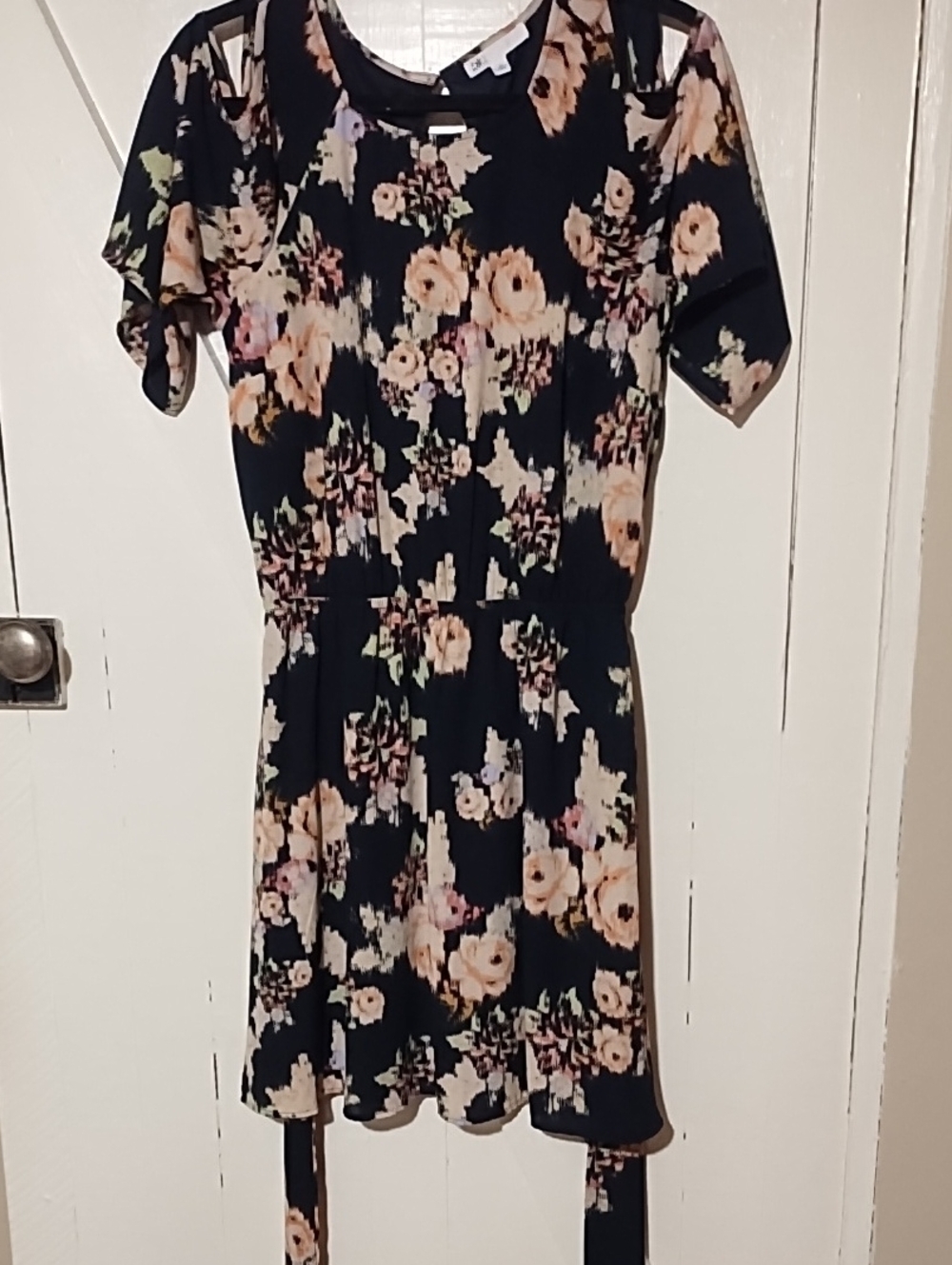 DR2 Black Floral Tie-Waist Mini Dress EUC Size Small.